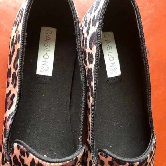 Caslon Leopard Slipper Shoe: Size 8 Velvet Slip-On - Picture 5 of 8
